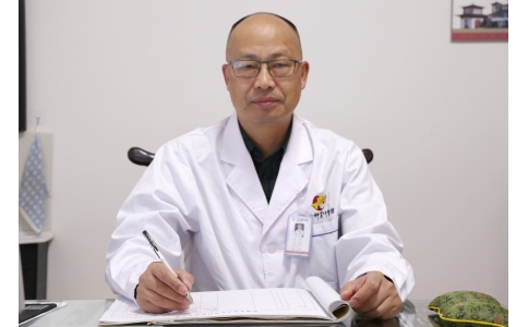 喜訊！熱烈祝賀馬志忠主任榮獲第二屆國醫(yī)大師劉志明（湘潭）中醫(yī)藥發(fā)展貢獻獎，并入選全國基層名老中醫(yī)藥專家傳承工作室建設項目